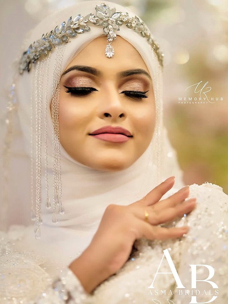 Featured bride with rose gold eye makeup