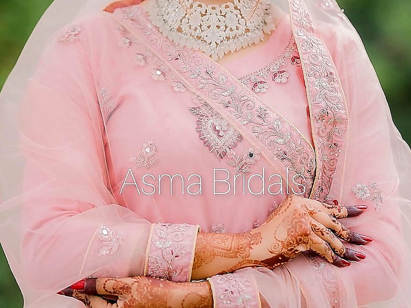 Bridal henna detail on hands